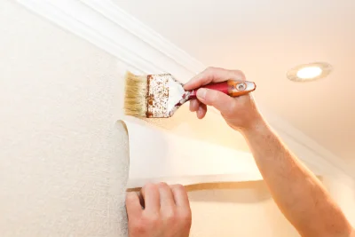 Pose de papier peint à Mas-Grenier — revêtements muraux et toiles de verre